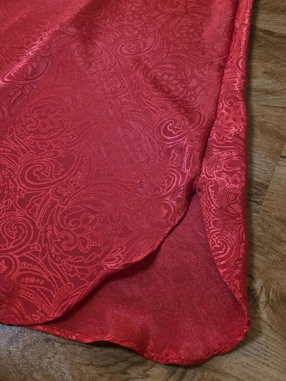 Vintage 90s Val Mode Lingerie Red Paisley Satin Long Slip - Picture 3 of 9